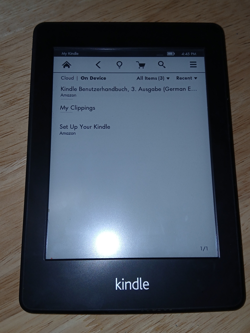Amazon Kindle Black 5th Gen. e-Reader with Navy Blue Fabric Cover - Picture 4 of 16